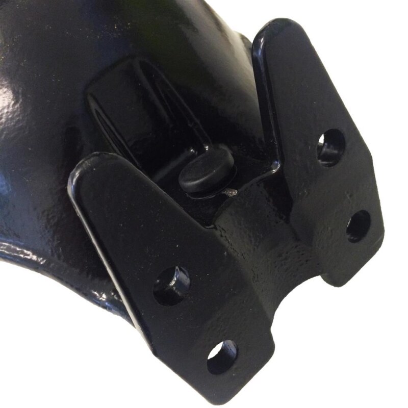 Tränkebecken Pferd H84 an Pfosten und Wasserleitungen